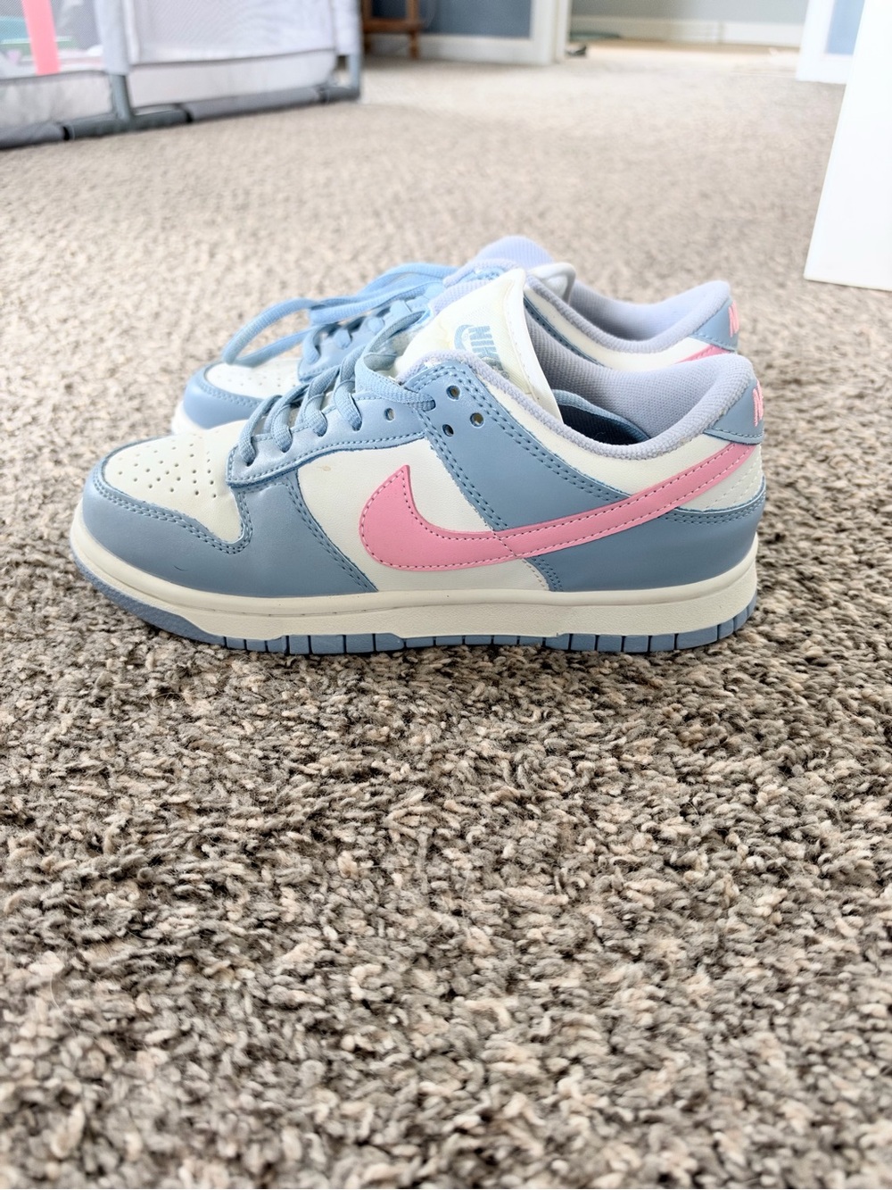 Nike Kids Low-Top Sneakers in Light Blue and Pink